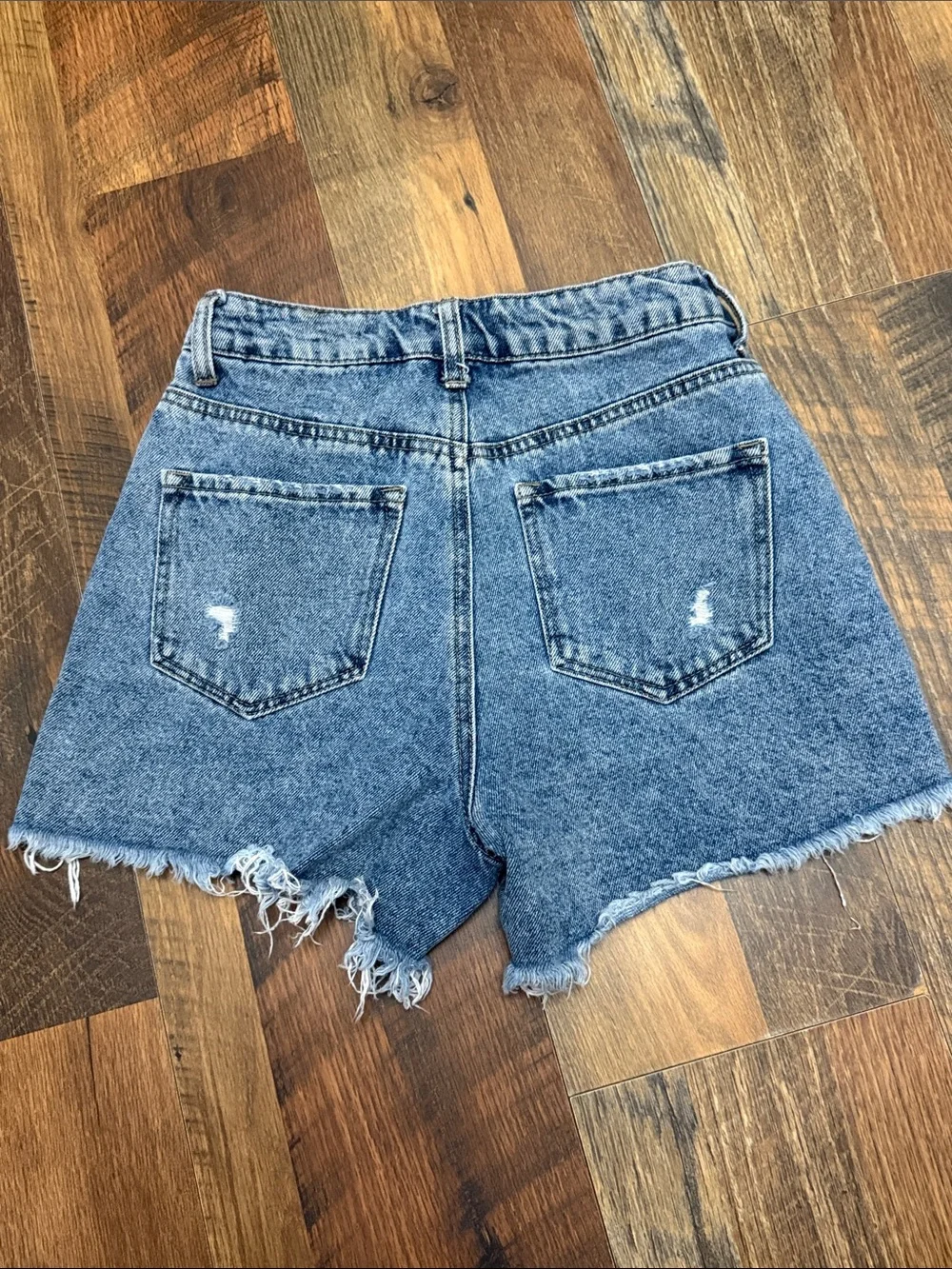 Forever 21 High Rise Distressed Denim Shorts Raw Hem Size Small